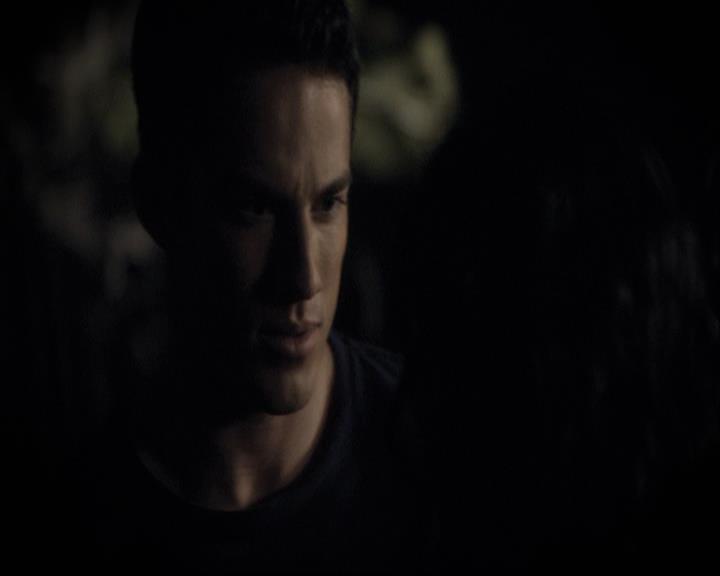VampireDiariesWorld-dot-org_2x03BadMoonRising1526.jpg