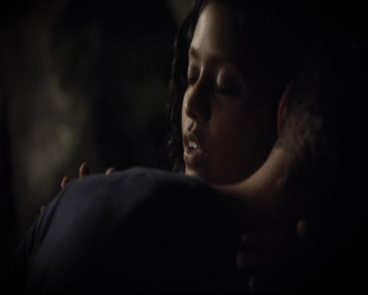 VampireDiariesWorld-dot-org_2x03BadMoonRising1529.jpg