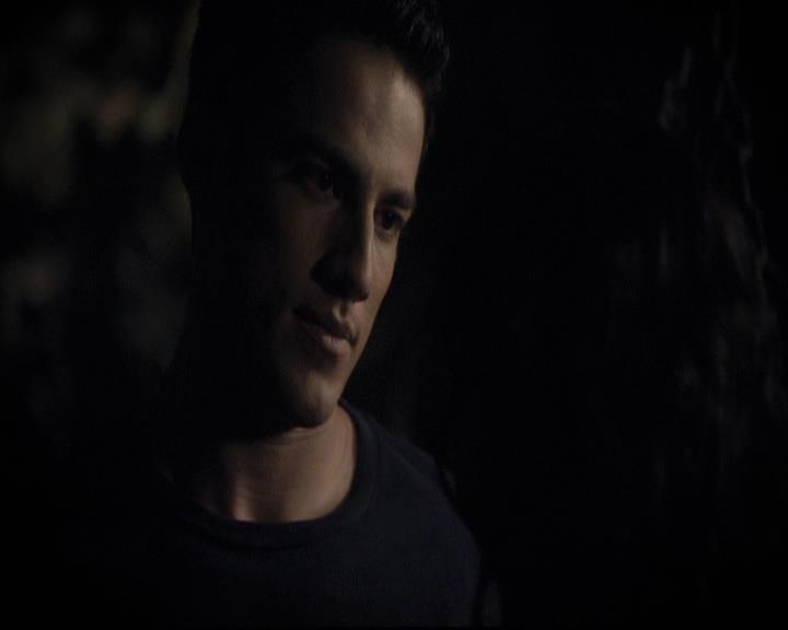 VampireDiariesWorld-dot-org_2x03BadMoonRising1533.jpg