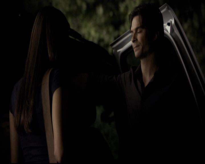 VampireDiariesWorld-dot-org_2x03BadMoonRising1709.jpg