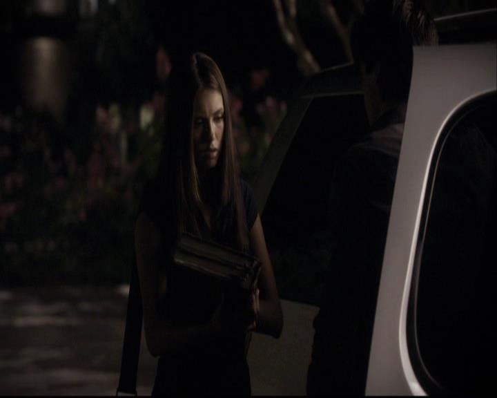 VampireDiariesWorld-dot-org_2x03BadMoonRising1736.jpg