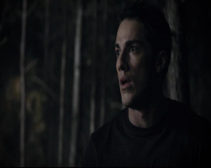 VampireDiariesWorld-dot-org_2x03BadMoonRising1903.jpg