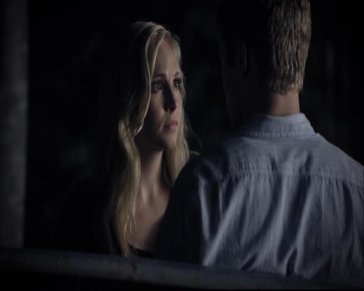 VampireDiariesWorld-dot-org_2x03BadMoonRising1921.jpg