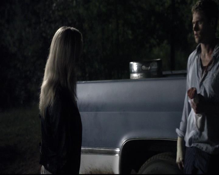 VampireDiariesWorld-dot-org_2x03BadMoonRising1924.jpg