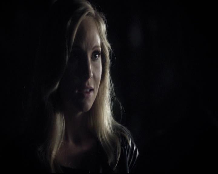 VampireDiariesWorld-dot-org_2x03BadMoonRising1942.jpg