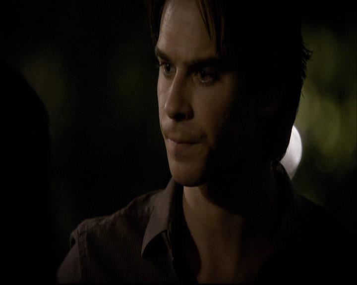 VampireDiariesWorld-dot-org_2x03BadMoonRising2209.jpg