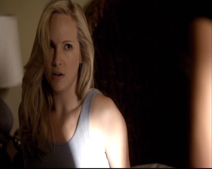 VampireDiariesWorld-dot-org_2x03BadMoonRising2245.jpg