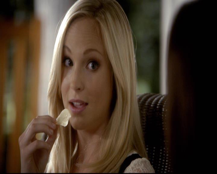 VampireDiariesWorld-dot-org_2x04MemoryLane0770.jpg