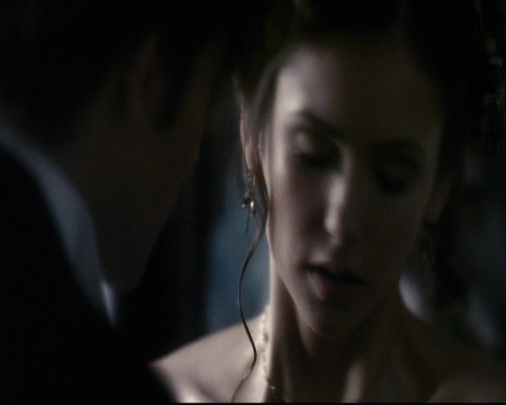 VampireDiariesWorld-dot-org_2x04MemoryLane0920.jpg