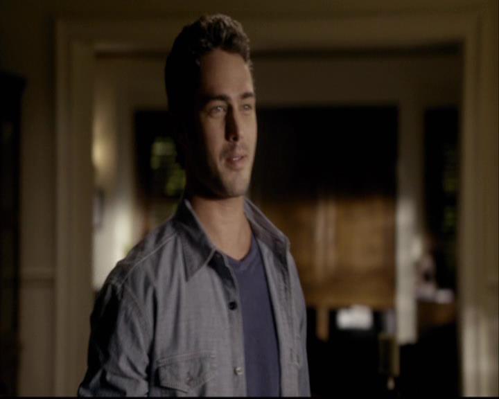 VampireDiariesWorld-dot-org_2x04MemoryLane1324.jpg