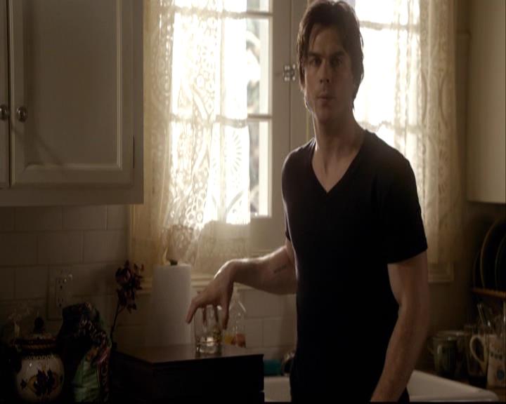VampireDiariesWorld-dot-org_2x04MemoryLane1390.jpg