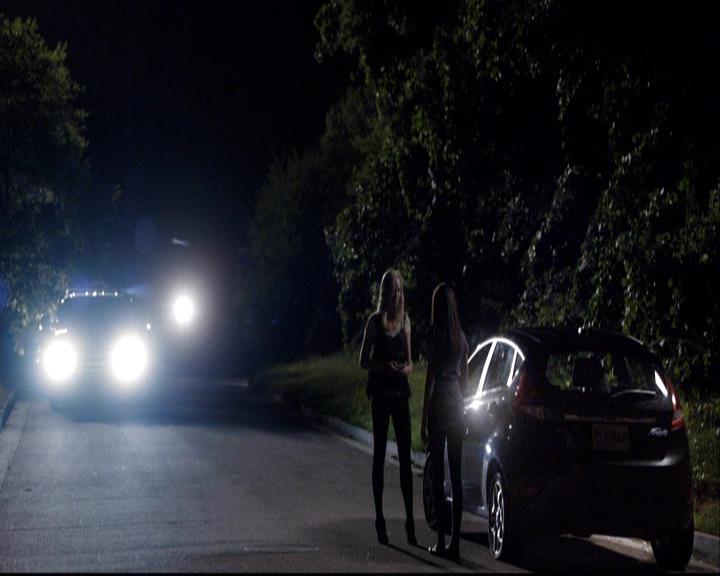 VampireDiariesWorld-dot-org_2x04MemoryLane1540.jpg