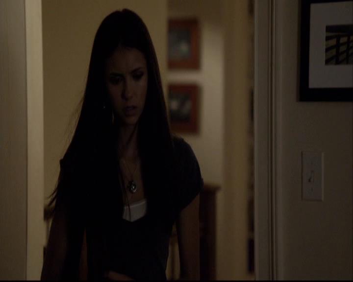 VampireDiariesWorld-dot-org_2x04MemoryLane2094.jpg