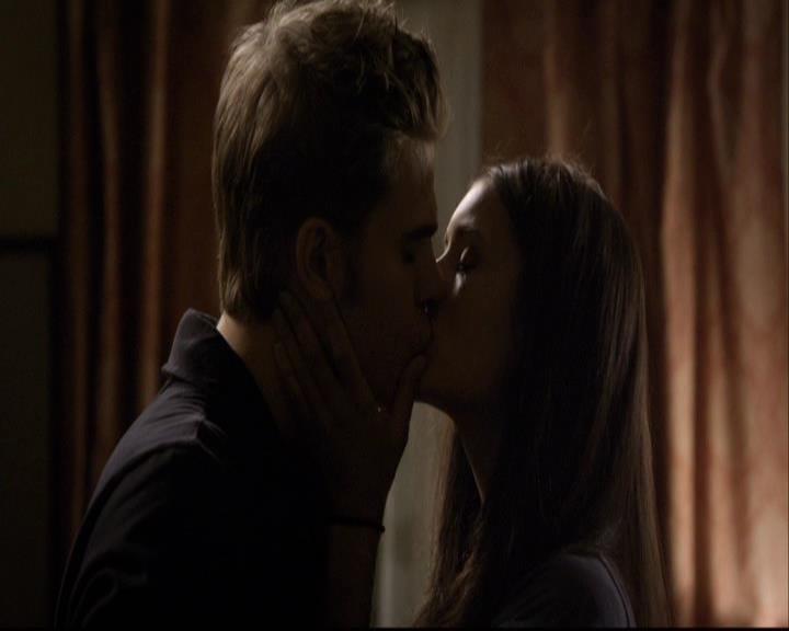 VampireDiariesWorld-dot-org_2x04MemoryLane2126.jpg
