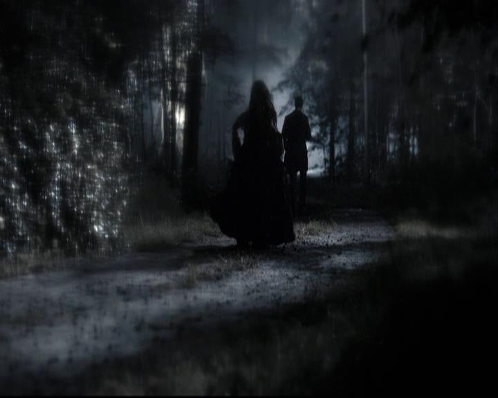 VampireDiariesWorld-dot-org_2x04MemoryLane2224.jpg