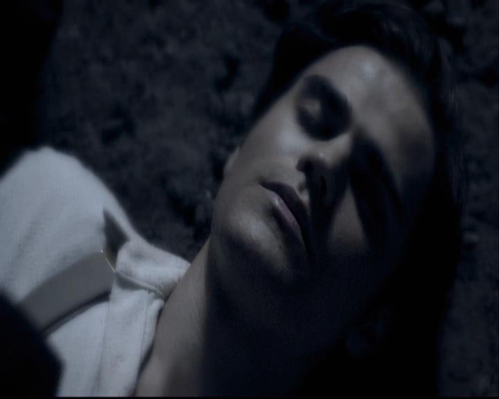 VampireDiariesWorld-dot-org_2x04MemoryLane2229.jpg