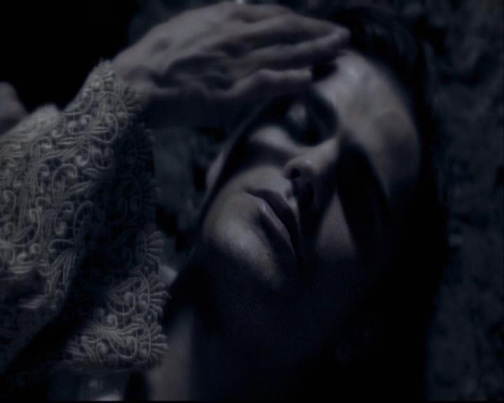 VampireDiariesWorld-dot-org_2x04MemoryLane2234.jpg