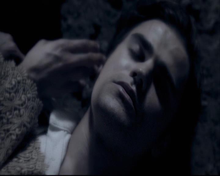VampireDiariesWorld-dot-org_2x04MemoryLane2235.jpg