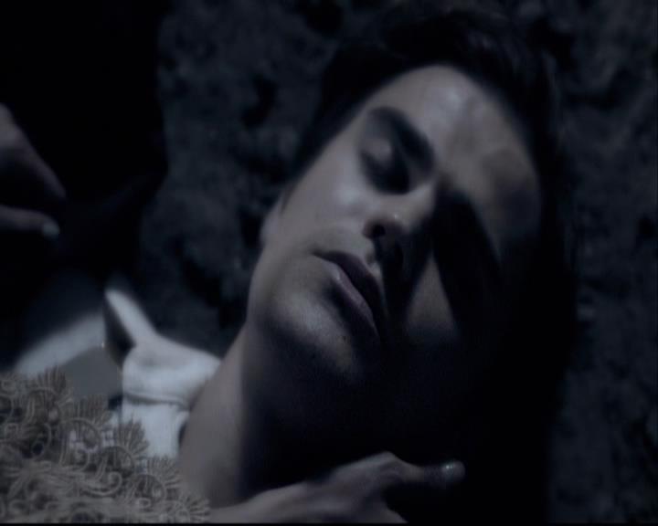 VampireDiariesWorld-dot-org_2x04MemoryLane2239.jpg