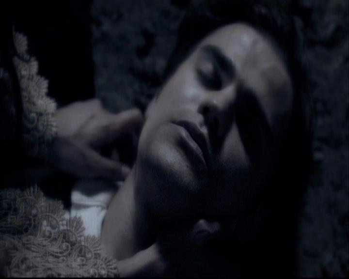 VampireDiariesWorld-dot-org_2x04MemoryLane2240.jpg
