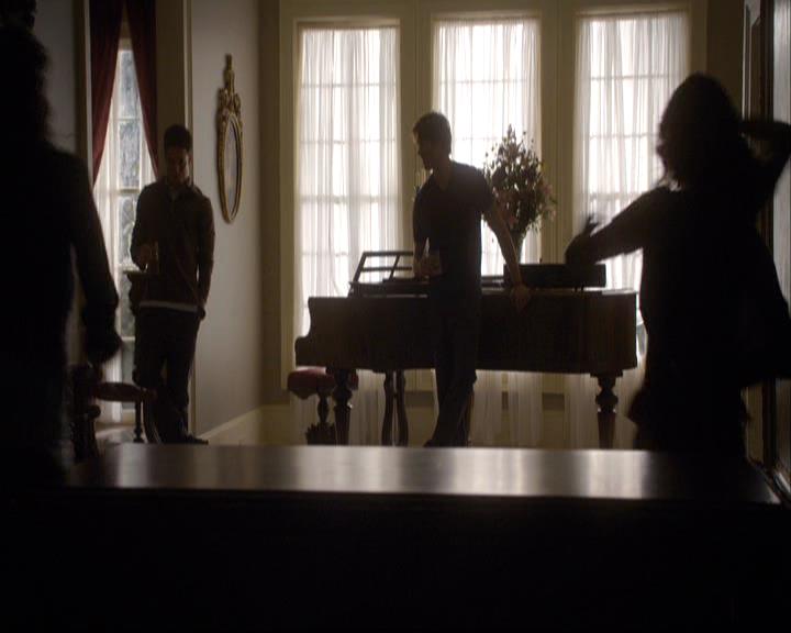 VampireDiariesWorld-dot-org_2x05KillOrBeKilled0816.jpg