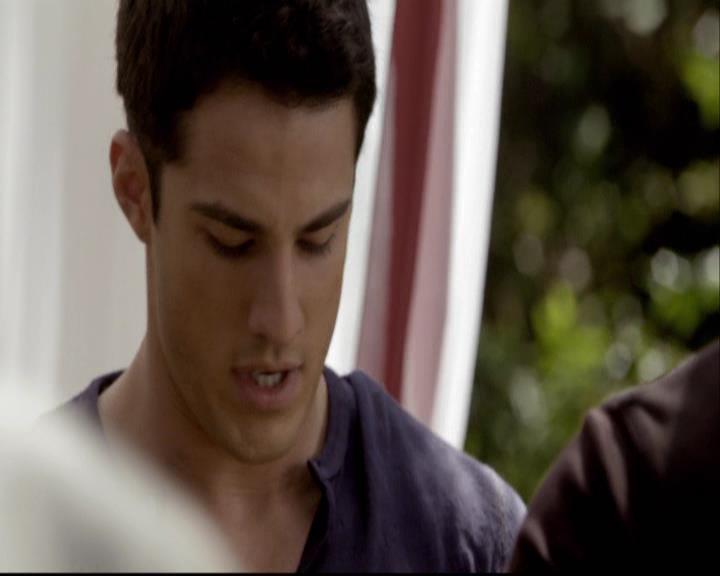 VampireDiariesWorld-dot-org_2x06PlanB0714.jpg
