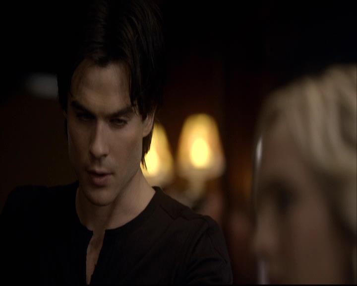 VampireDiariesWorld-dot-org_2x07Masquerade0000.jpg