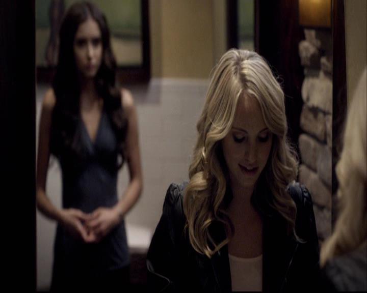 VampireDiariesWorld-dot-org_2x07Masquerade0052.jpg