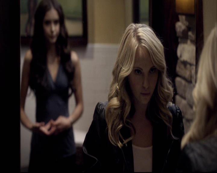 VampireDiariesWorld-dot-org_2x07Masquerade0053.jpg