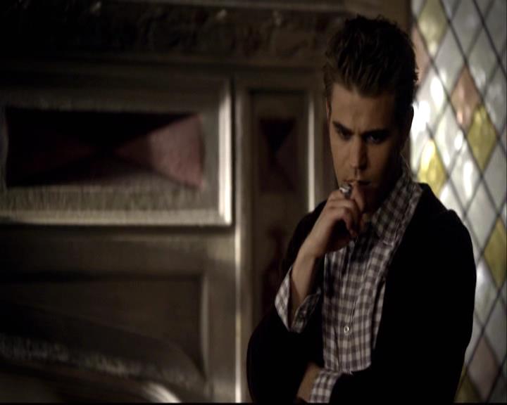 VampireDiariesWorld-dot-org_2x07Masquerade0095.jpg