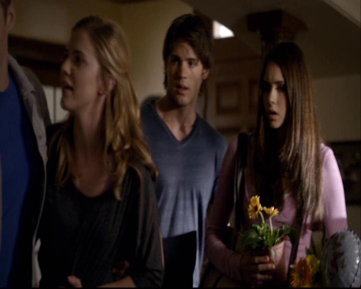 VampireDiariesWorld-dot-org_2x07Masquerade0126.jpg