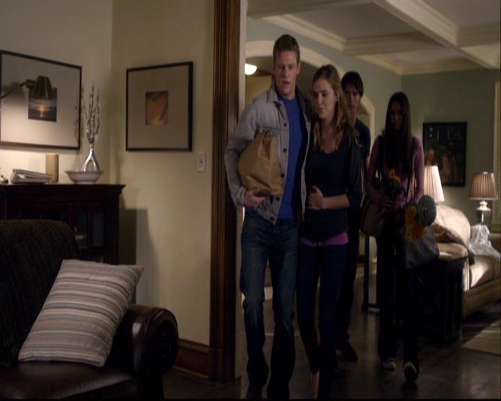 VampireDiariesWorld-dot-org_2x07Masquerade0129.jpg