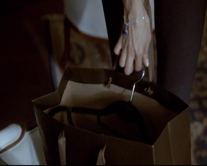 VampireDiariesWorld-dot-org_2x07Masquerade0196.jpg