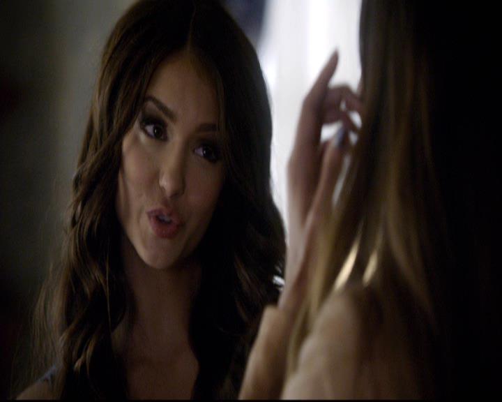 VampireDiariesWorld-dot-org_2x07Masquerade0220.jpg
