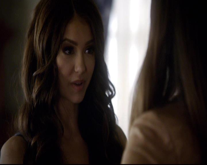 VampireDiariesWorld-dot-org_2x07Masquerade0233.jpg