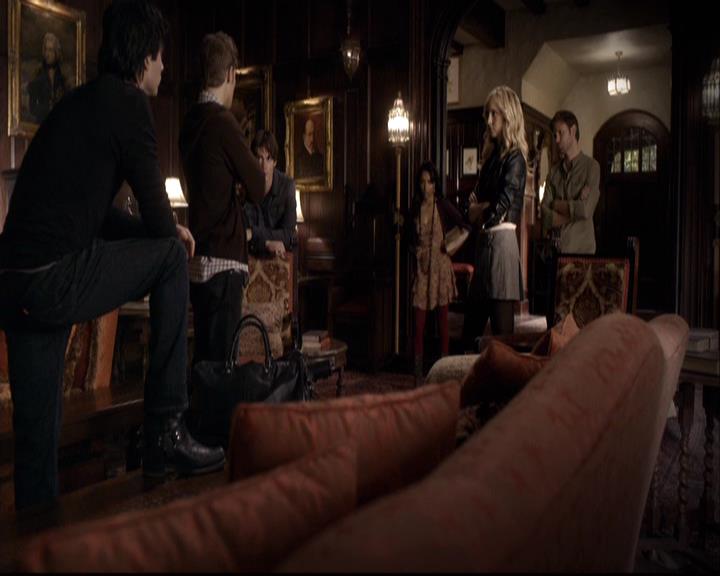VampireDiariesWorld-dot-org_2x07Masquerade0412.jpg