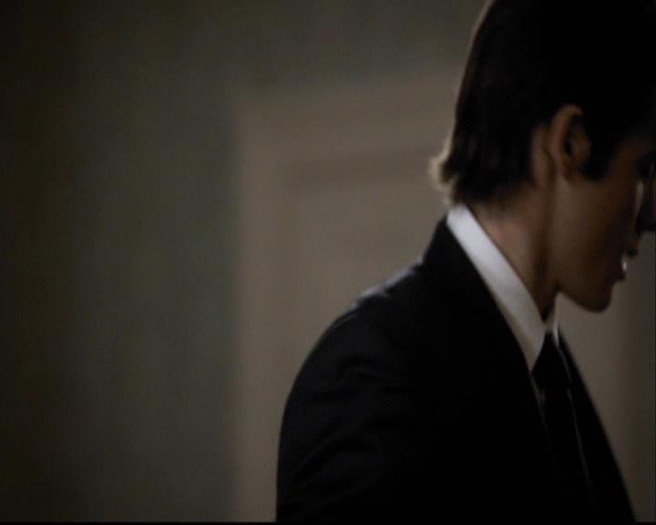 VampireDiariesWorld-dot-org_2x07Masquerade0665.jpg
