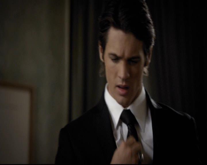 VampireDiariesWorld-dot-org_2x07Masquerade0677.jpg