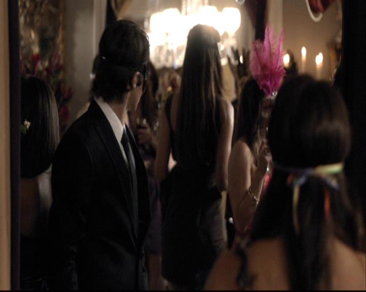 VampireDiariesWorld-dot-org_2x07Masquerade0801.jpg