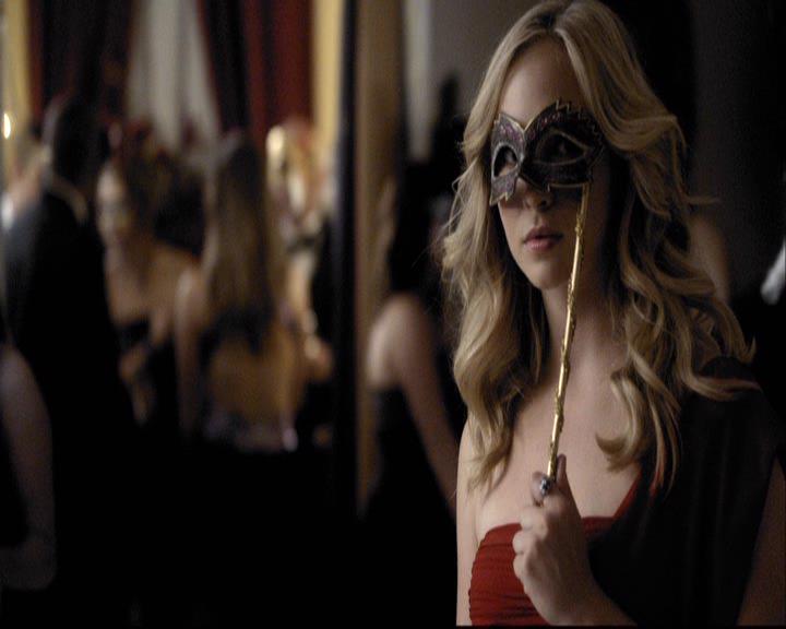 VampireDiariesWorld-dot-org_2x07Masquerade1064.jpg