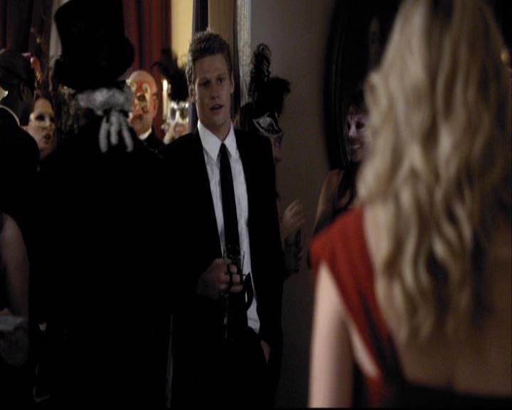 VampireDiariesWorld-dot-org_2x07Masquerade1079.jpg