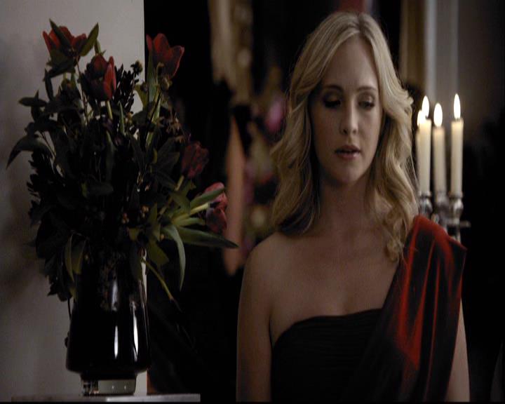 VampireDiariesWorld-dot-org_2x07Masquerade1089.jpg