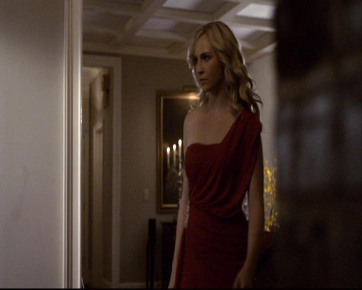 VampireDiariesWorld-dot-org_2x07Masquerade1101.jpg