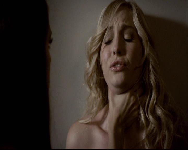 VampireDiariesWorld-dot-org_2x07Masquerade1125.jpg