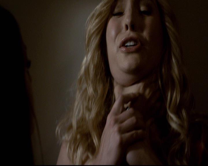 VampireDiariesWorld-dot-org_2x07Masquerade1135.jpg