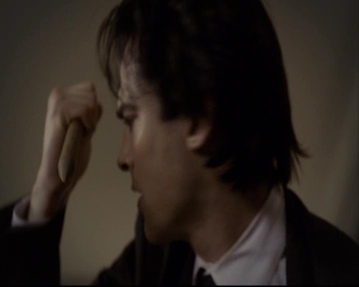 VampireDiariesWorld-dot-org_2x07Masquerade1285.jpg