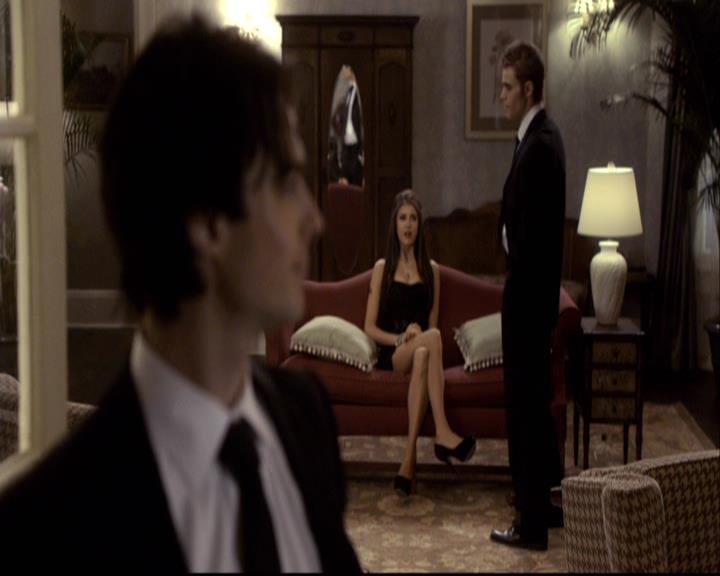 VampireDiariesWorld-dot-org_2x07Masquerade1374.jpg