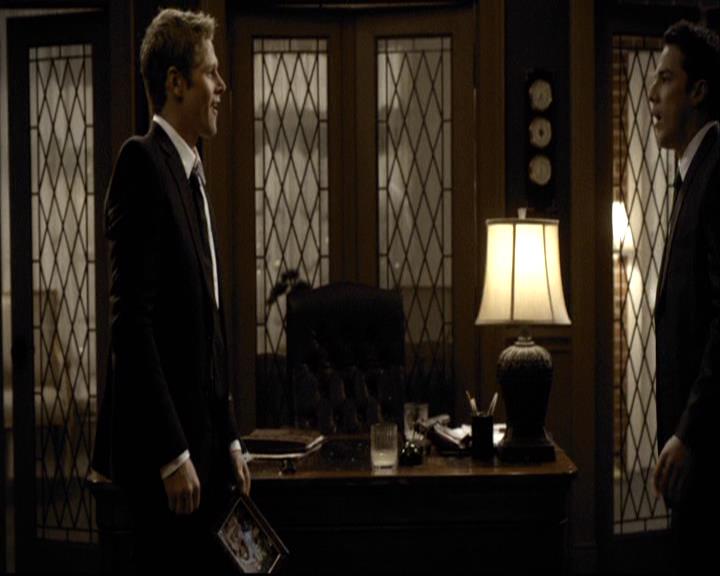 VampireDiariesWorld-dot-org_2x07Masquerade1476.jpg
