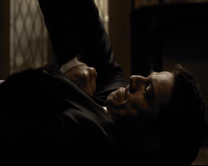 VampireDiariesWorld-dot-org_2x07Masquerade1489.jpg