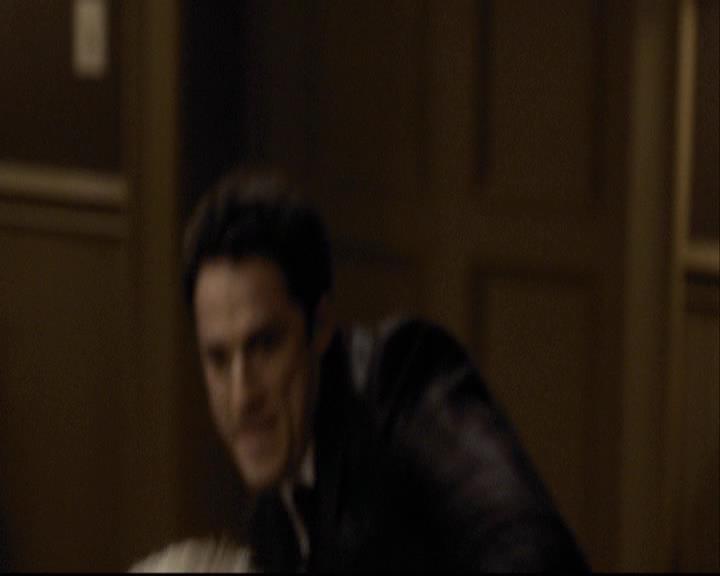 VampireDiariesWorld-dot-org_2x07Masquerade1499.jpg